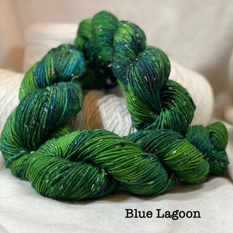 Travelin' Tweeds DK   85% SW Merino Wool, !5% Donegal Nep, 231 YDS, US 4-6
